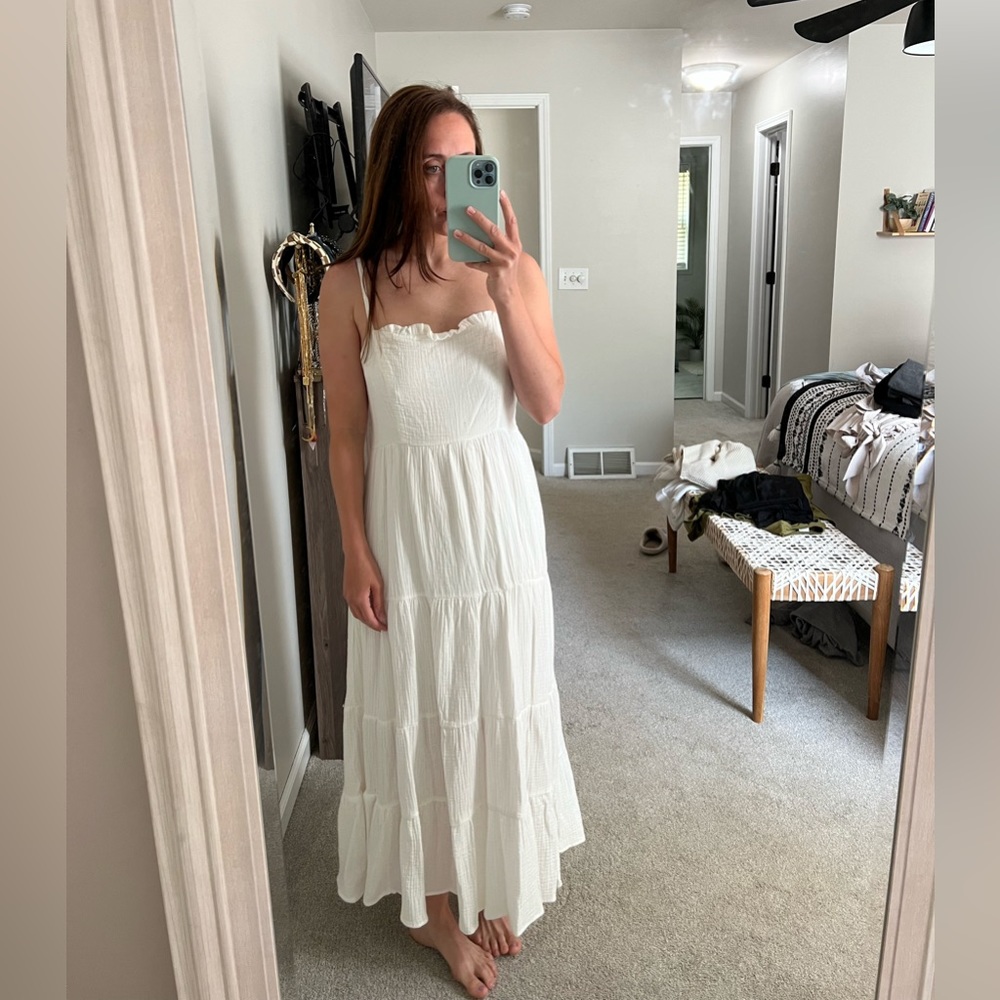 Never worn white maxi dress! Size small